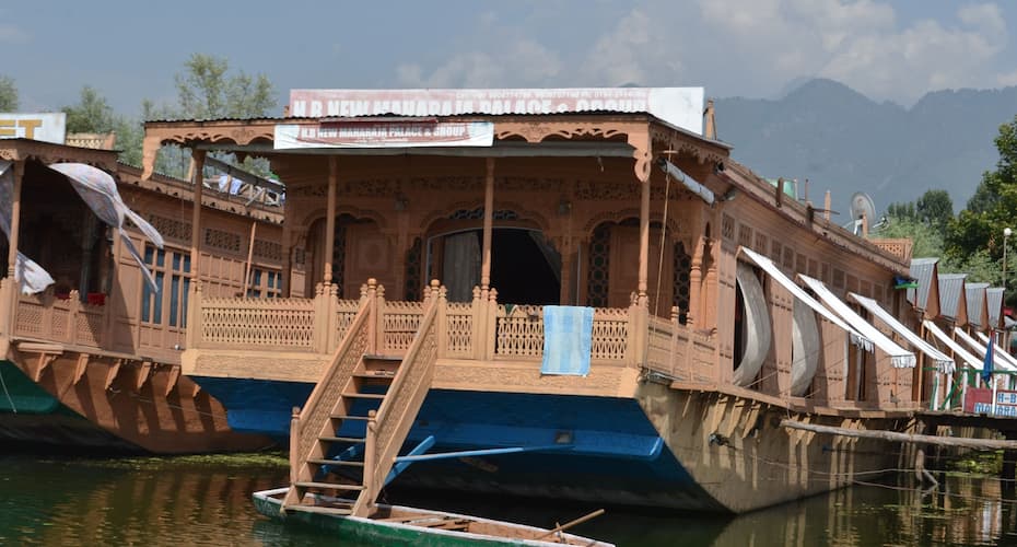 Maharaja Palace House Boat, Srinagar 1